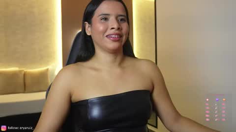 Snapshot of arya_ruiz chatting on October 20, 12:43 pm Arya online show from October 20, 12:43 pm