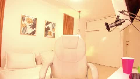 Asami Yaeko              online show from September 27, 4:43 am