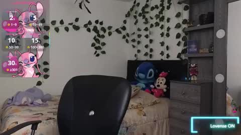 Snapshot of asenaesmee chatting on October 18, 11:09 pm Asena online show from October 18, 11:09 pm