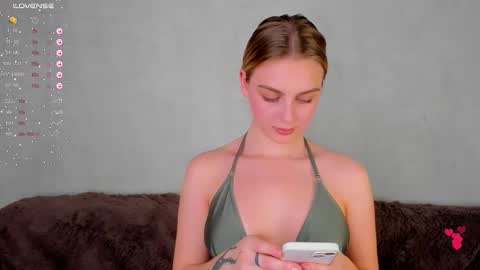 your pretty Ashley online show from October 24, 8:42 pm