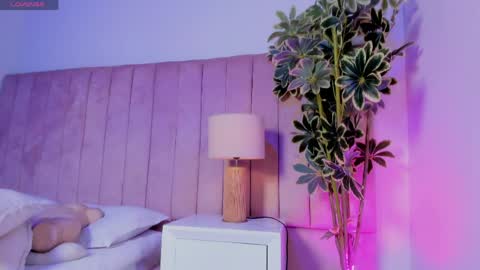 ashley_beaomunt online show from May 15, 5:31 pm
