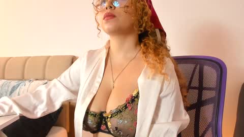 Snapshot of ashley_black6 chatting on February 5, 4:36 pm Soy Ash online show from February 5, 4:36 pm