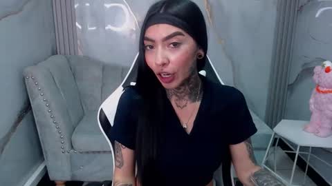 Snapshot of ashley_blum_v chatting on September 19, 9:18 pm ashley_blum_v online show from September 19, 9:18 pm