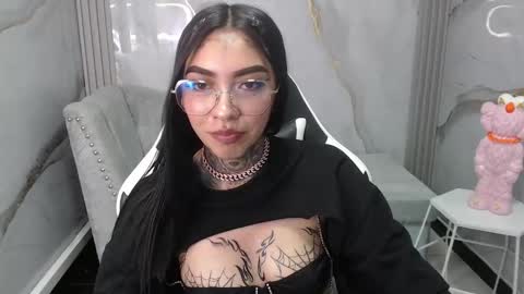 Snapshot of ashley_blum_v chatting on October 9, 8:36 pm ashley_blum_v online show from October 9, 8:36 pm
