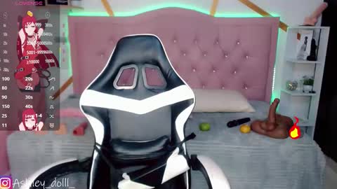 Ashley online show from November 4, 9:05 pm