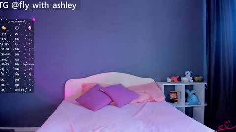 Snapshot of ashley_fly chatting on September 19, 7:01 am ashley_fly online show from September 19, 7:01 am