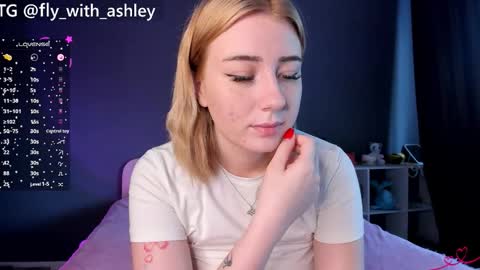 Snapshot of ashley_fly chatting on September 15, 6:26 am ashley_fly online show from September 15, 6:26 am