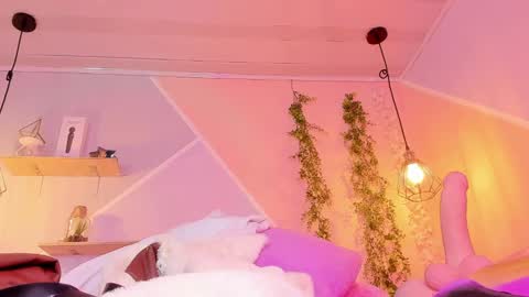 ASHLEY online show from March 3, 6:56 pm