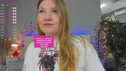 AshleyJonse online show from April 3, 5:25 am