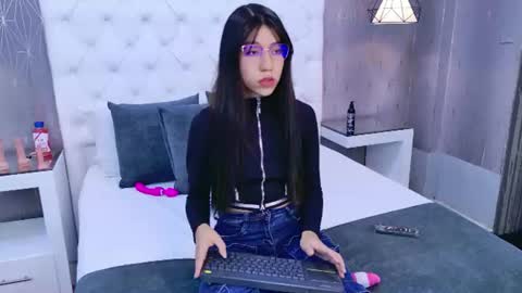 AshleyRoberh online show from June 17, 3:33 am