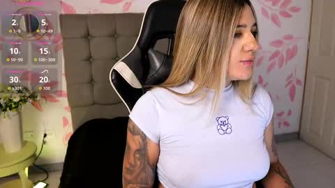 Ashley Lauren online show from September 29, 4:11 am