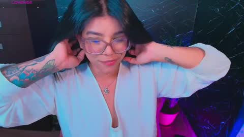Snapshot of ashleyy18__ chatting on September 20, 11:19 pm Ashleyy18 online show from September 20, 11:19 pm