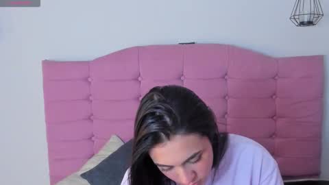 Snapshot of ashleyy_ls chatting on October 21, 1:54 am kylie online show from October 21, 1:54 am