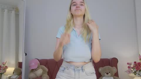 Snapshot of ashly_cherry chatting on September 17, 11:13 am ashly_cherry online show from September 17, 11:13 am