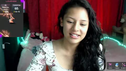 Snapshot of ashly_little2 chatting on February 26, 7:32 pm Ashly online show from February 26, 7:32 pm