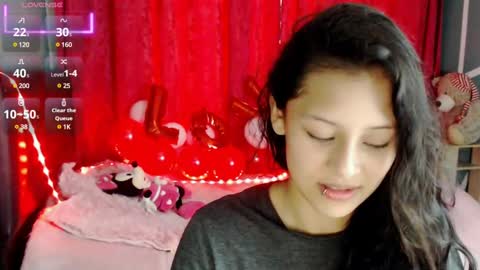 Snapshot of ashly_little2 chatting on February 18, 7:19 pm Ashly online show from February 18, 7:19 pm