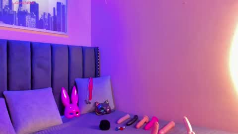 Snapshot of ashlye_miller_ chatting on February 16, 3:37 am ashlye_miller_ online show from February 16, 3:37 am