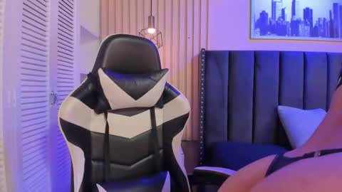 ashlye_miller_ online show from February 22, 4:38 am