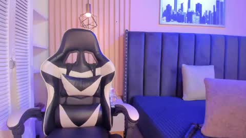 ashlye_miller_ online show from April 19, 4:24 am