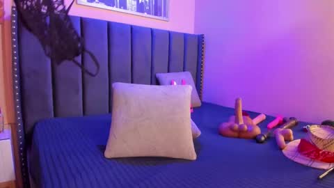Snapshot of ashlye_miller_ chatting on October 5, 5:27 am ashlye_miller_ online show from October 5, 5:27 am