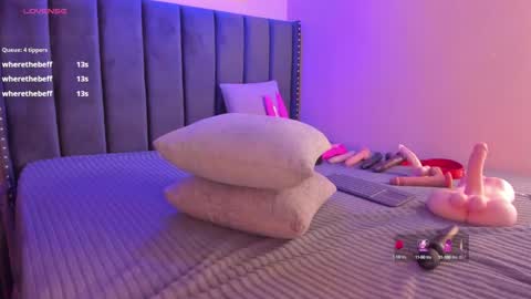 Snapshot of ashlye_miller_ chatting on March 6, 10:09 am ashlye_miller_ online show from March 6, 10:09 am