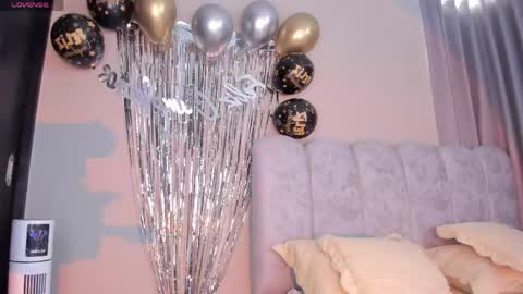 Paula Baleta  online show from April 21, 6:26 pm