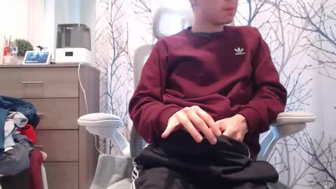 asian_boy28 online show from February 9, 5:38 pm