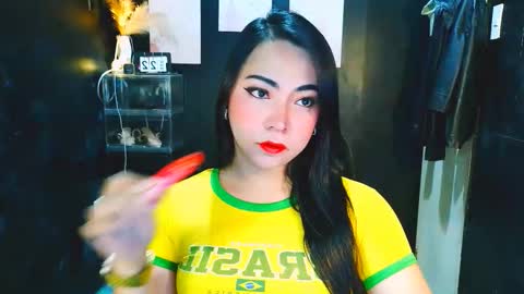 evelyn online show from March 23, 11:15 am