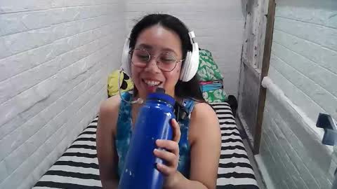 Snapshot of asian_sexydimples chatting on March 8, 3:45 pm Trixie online show from March 8, 3:45 pm