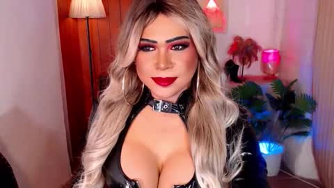 nicole online show from September 17, 5:05 pm