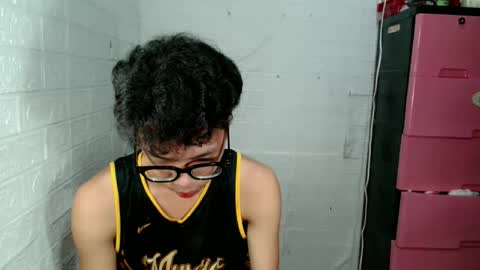 EIZE online show from March 9, 4:55 pm