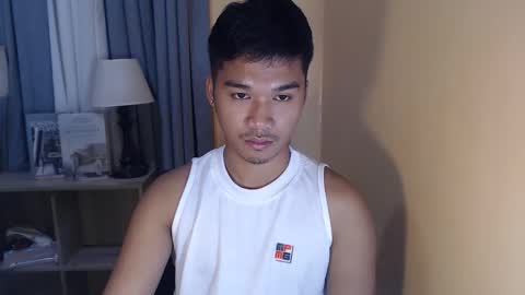 asianhunk_jamesx online show from October 28, 11:33 am