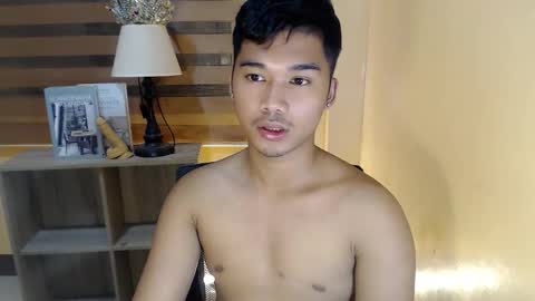 asianhunk_jamesx online show from January 11, 11:49 am