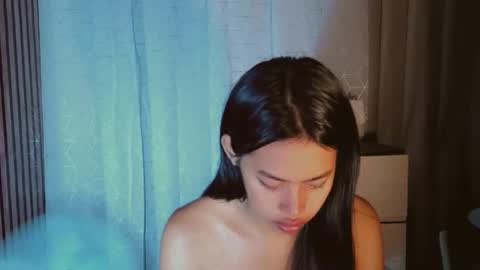 kisses online show from May 22, 7:09 pm