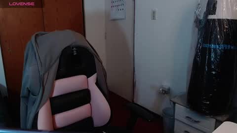 Ash online show from December 19, 1:23 am