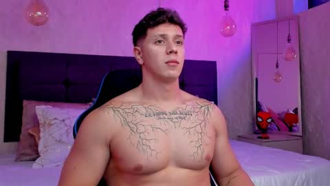 astonhills online show from April 9, 5:55 am