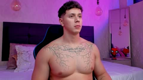 astonhills online show from April 9, 6:19 am