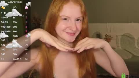 Snapshot of astoria_ross_ chatting on September 25, 3:19 pm Astoria online show from September 25, 3:19 pm