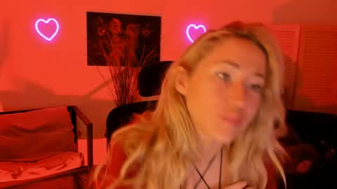 astramonroe online show from March 25, 1:23 am