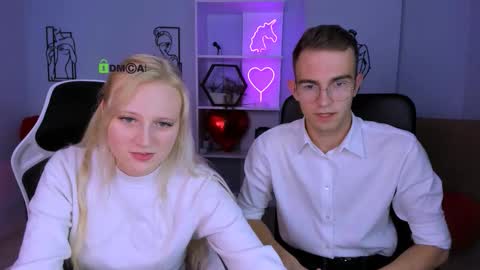 Snapshot of astren_villo chatting on October 17, 12:31 pm astren online show from October 17, 12:31 pm