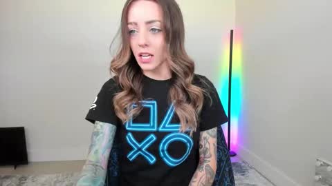 Astrid Luxe online show from June 11, 3:32 pm