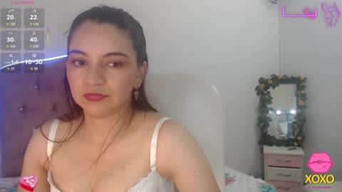 Snapshot of astrolover_ chatting on October 7, 2:29 am camila online show from October 7, 2:29 am