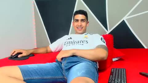 Snapshot of astromgrey chatting on February 9, 4:36 am Astrom model independent online show from February 9, 4:36 am