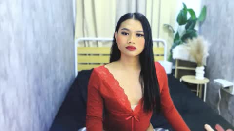 atashakendall online show from February 18, 1:33 pm