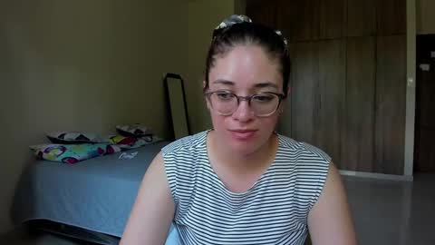 Snapshot of atenas__05 chatting on January 21, 7:06 pm atenas online show from January 21, 7:06 pm