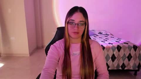 Snapshot of atenas__05 chatting on September 8, 6:29 pm atenas online show from September 8, 6:29 pm