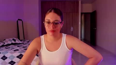 Snapshot of atenas__05 chatting on January 16, 7:52 pm atenas online show from January 16, 7:52 pm