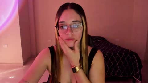 Snapshot of atenas__05 chatting on September 11, 7:04 pm atenas online show from September 11, 7:04 pm