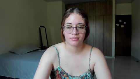 Snapshot of atenas__05 chatting on January 23, 7:18 pm atenas online show from January 23, 7:18 pm