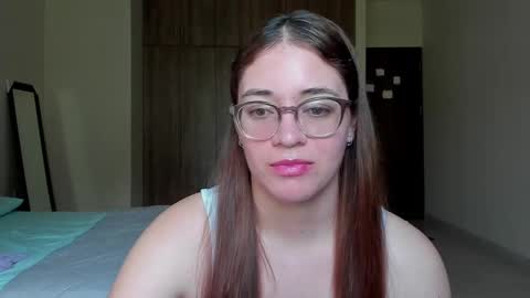 Snapshot of atenas__05 chatting on January 31, 7:08 pm atenas online show from January 31, 7:08 pm